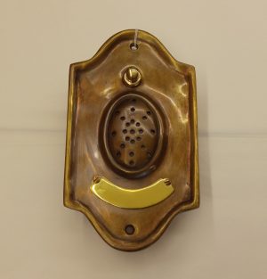 placca per citofono sagomata - handcrafted brass intercom