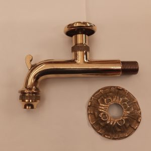 rubinetto con maniglia a ruota da giardino - tap with wheel handle
