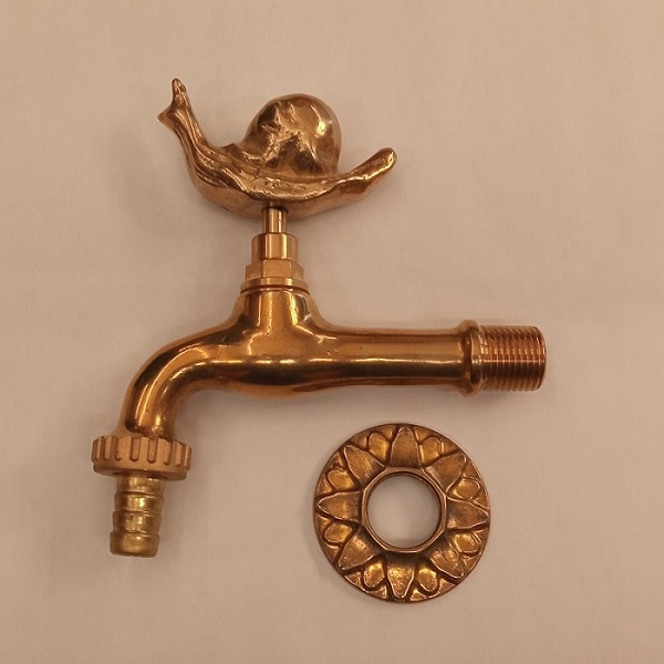 rubinetto con maniglia a chiocciola da giardino - Tap with snail-shaped handle