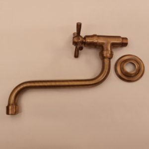 rubinetto con canna lunga da lavello - faucet with long and swiveling spout