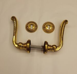 HT3149GR coppia di maniglie da porta in ottone - immagine 2