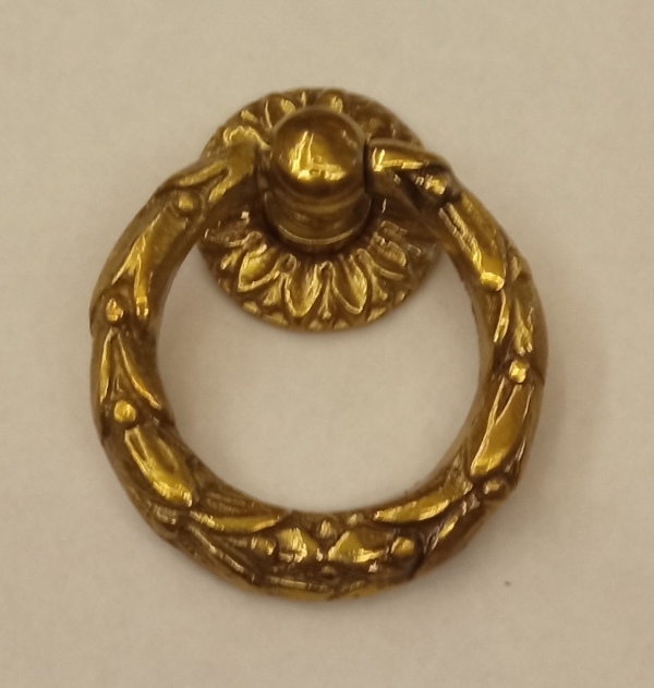 anello piccolo decorato con festone