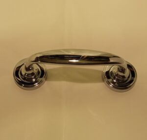 piccolo maniglione in cromo lucido -Small handle in polished chrome